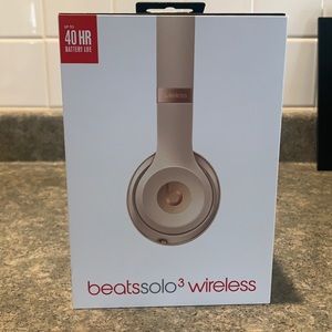 Beats solo 3 wireless headphones